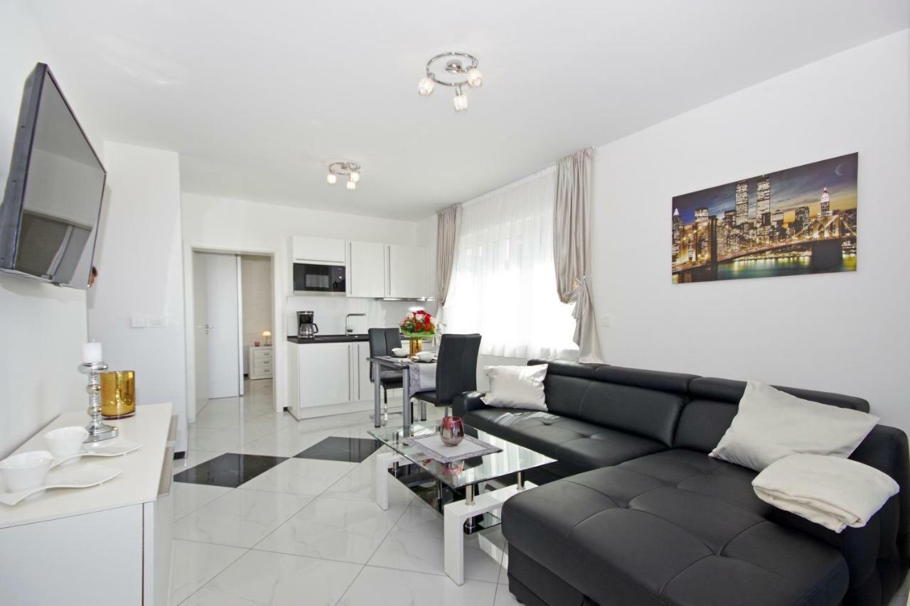 Villa Inis Makarska Buitenkant foto
