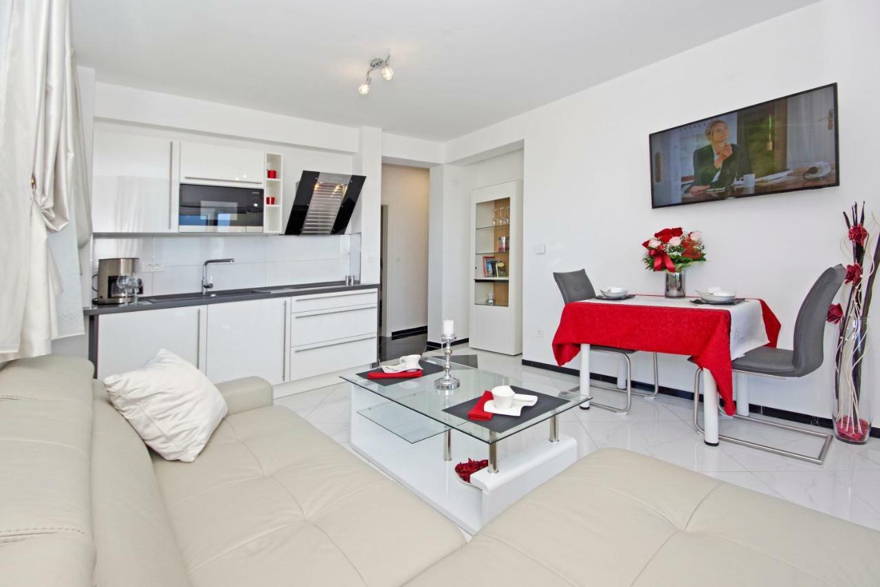 Villa Inis Makarska Buitenkant foto